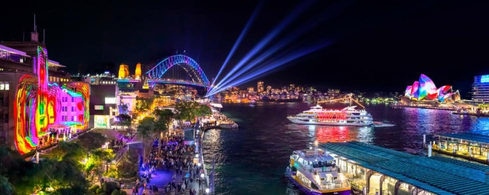 Detached Double - Seconds To Transport - Close To China Town - Shared Bathroom Sydney
