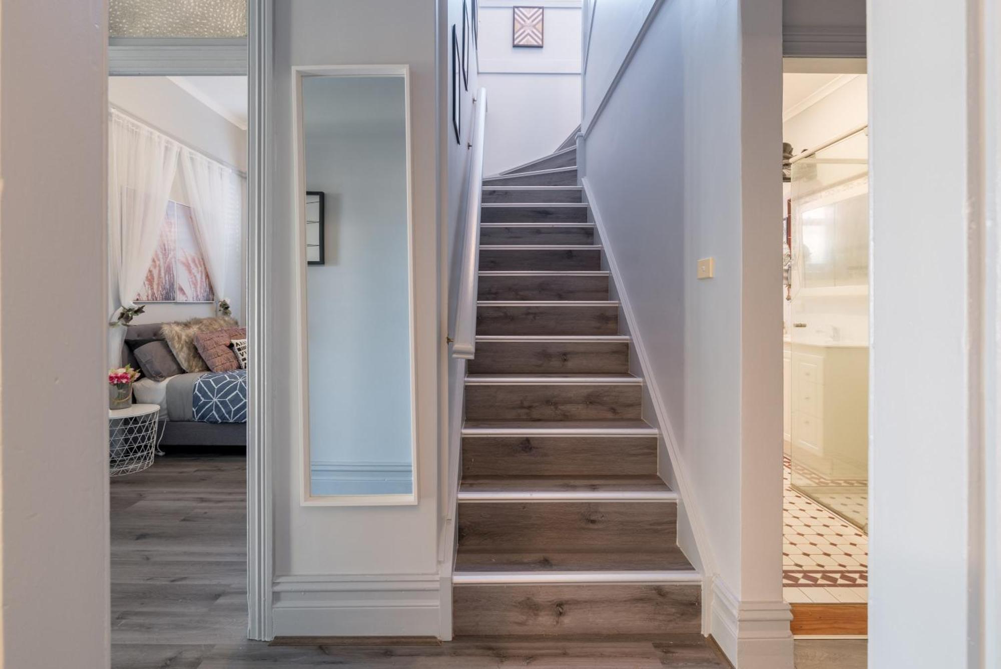 Detached Double - Seconds To Transport - Close To China Town - Shared Bathroom Sydney